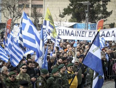 Σκέψεις για δημοψήφισμα μέσα στο ΄19 για το Σκοπιανό από το Μέγαρο Μαξίμου